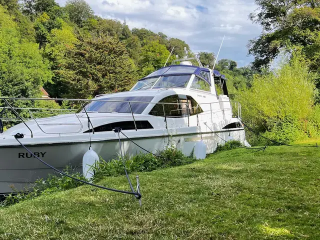 Broom Boats 425