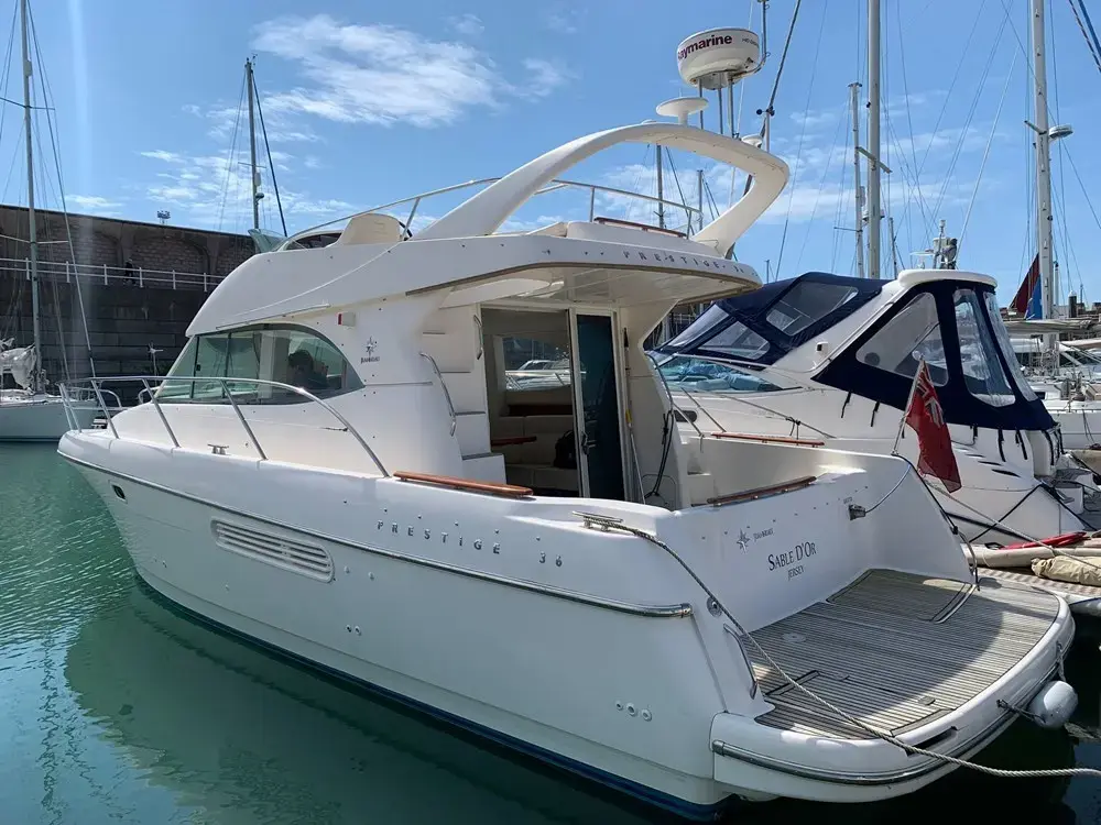 2005 Prestige 36