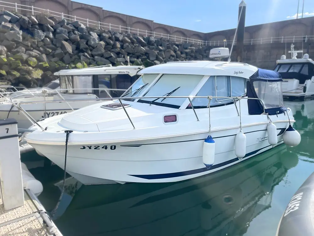 2009 Beneteau antares 750