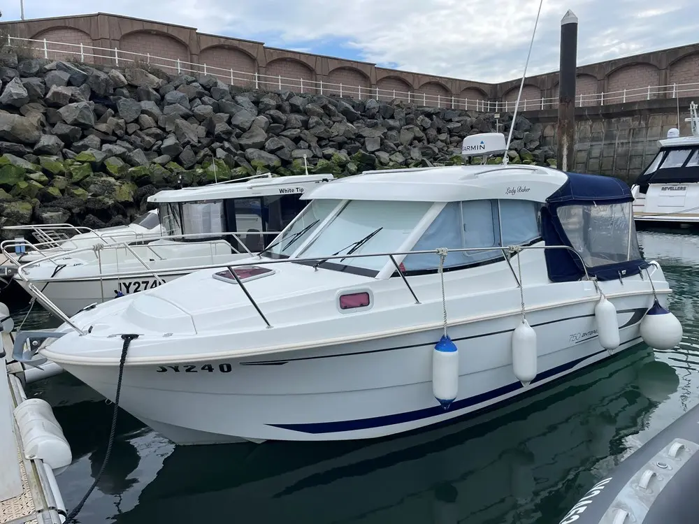 2009 Beneteau antares 750