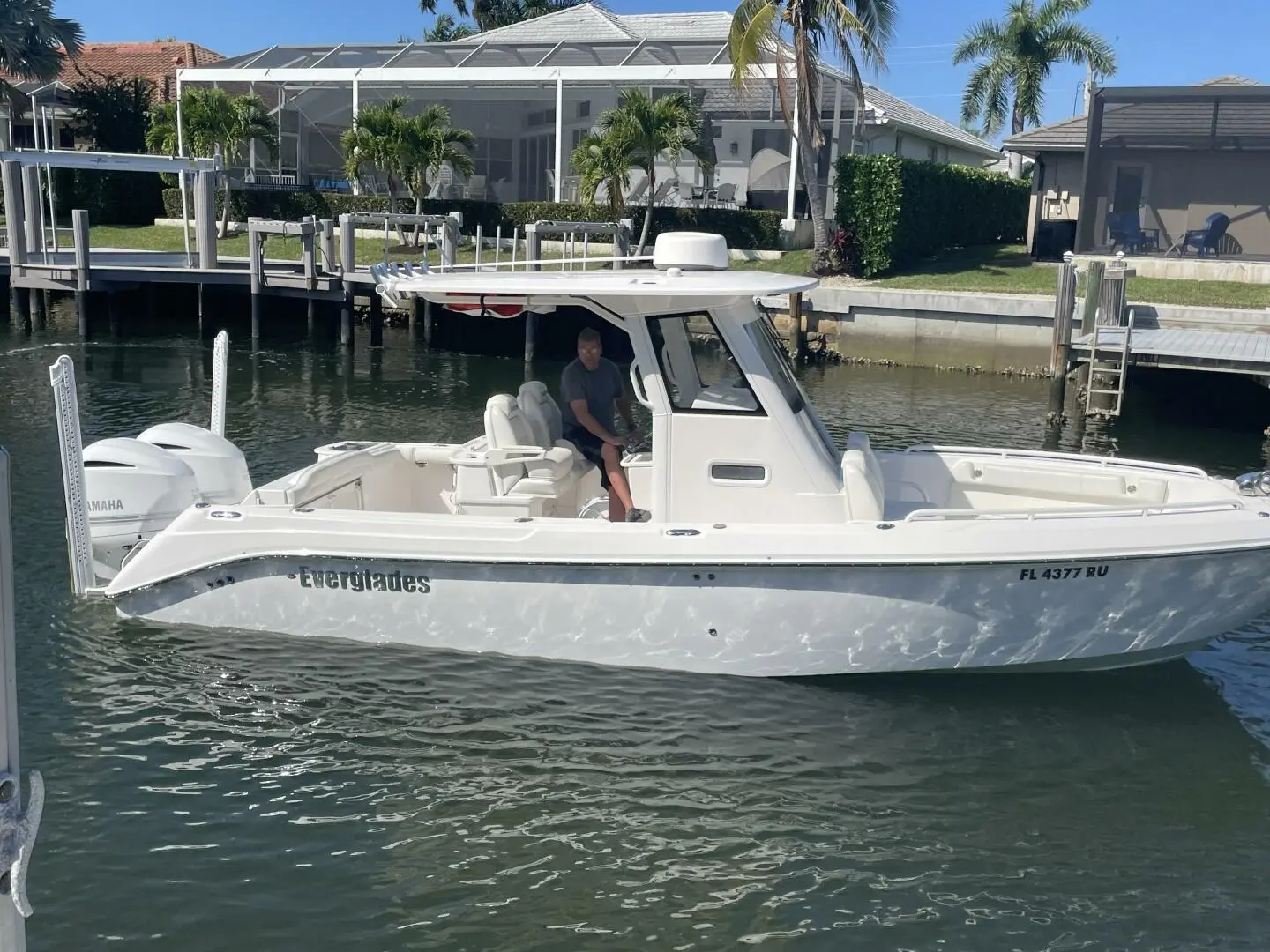 2016 Everglades Boats 275 cc