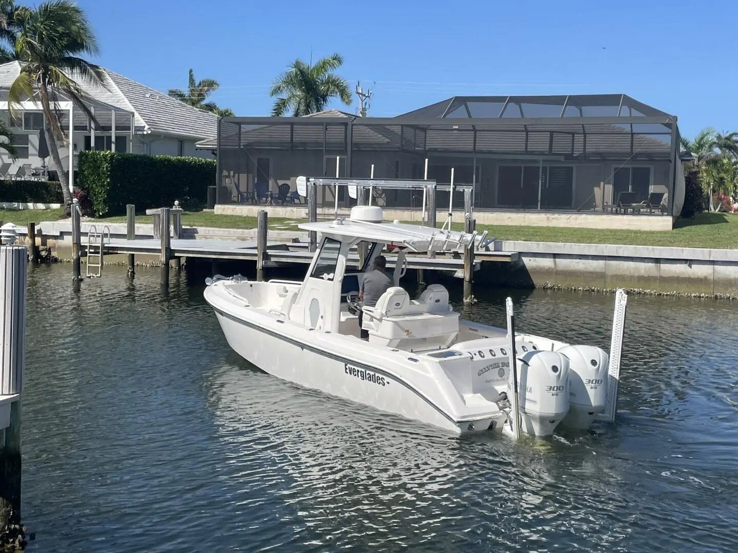 2016 Everglades Boats 275 cc