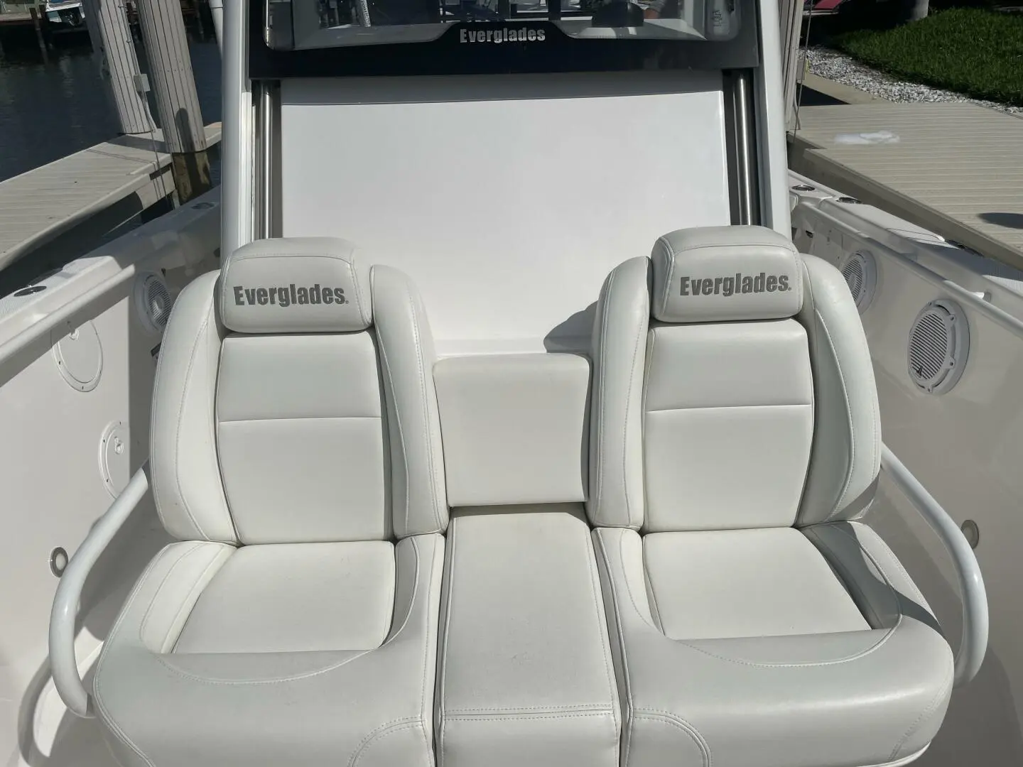 2016 Everglades Boats 275 cc