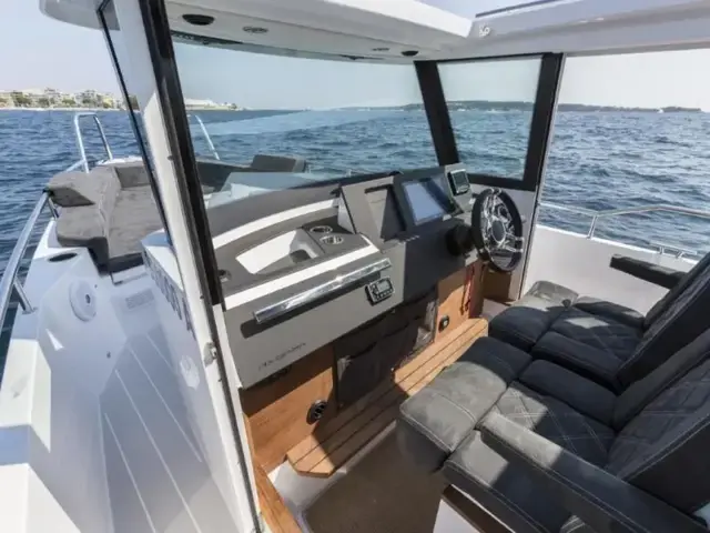 Axopar 28 Cabin