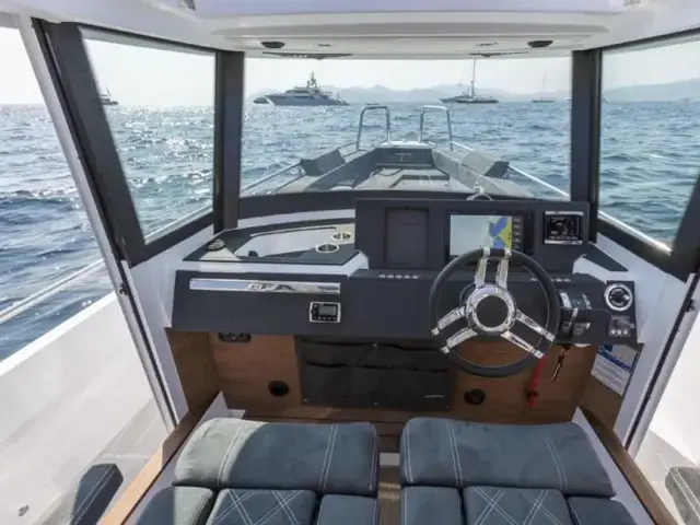 Axopar 28 Cabin