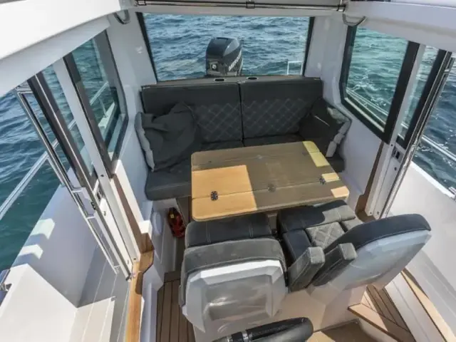 Axopar 28 Cabin