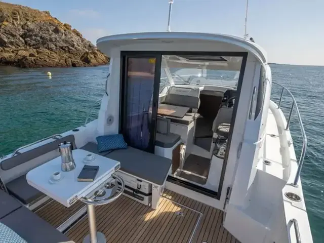 Beneteau Antares 8