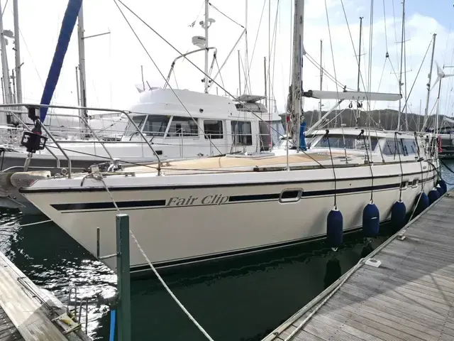 Moody 43 Eclipse Deck Saloon