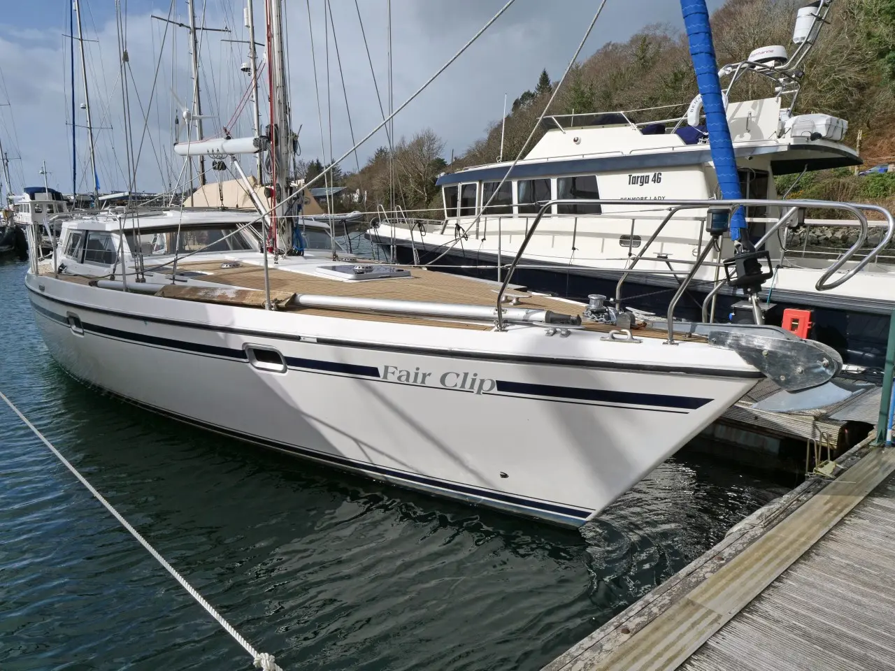 1991 Moody 43 eclipse deck saloon