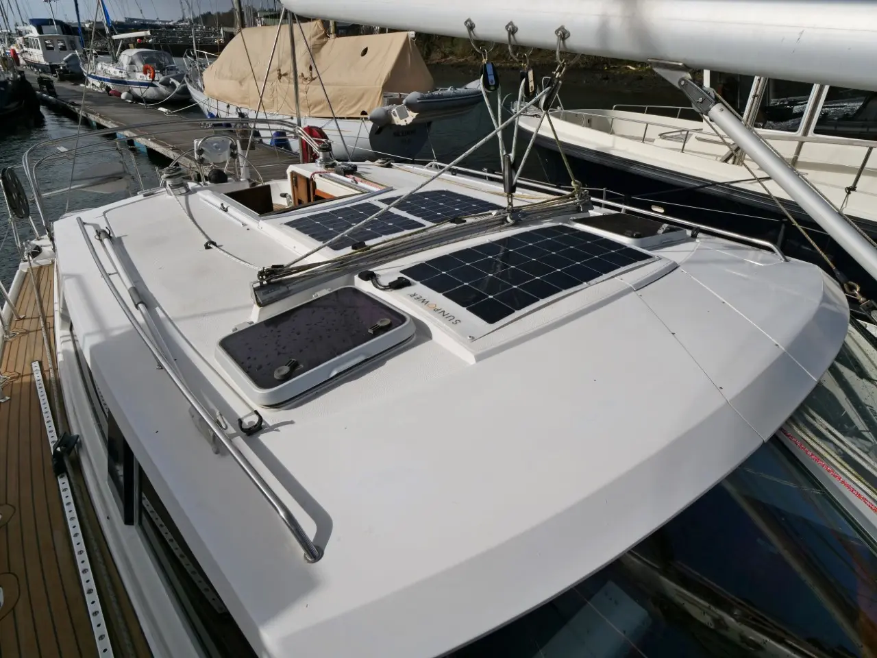 1991 Moody 43 eclipse deck saloon