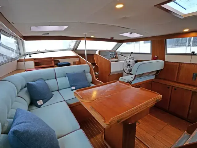 Moody 43 Eclipse Deck Saloon