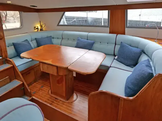 Moody 43 Eclipse Deck Saloon