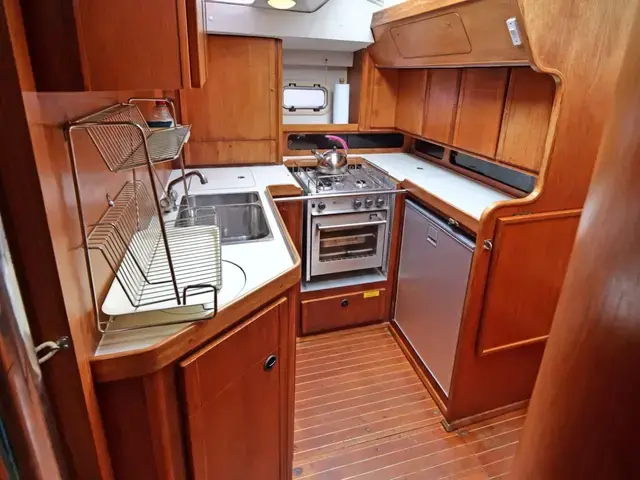 Moody 43 Eclipse Deck Saloon