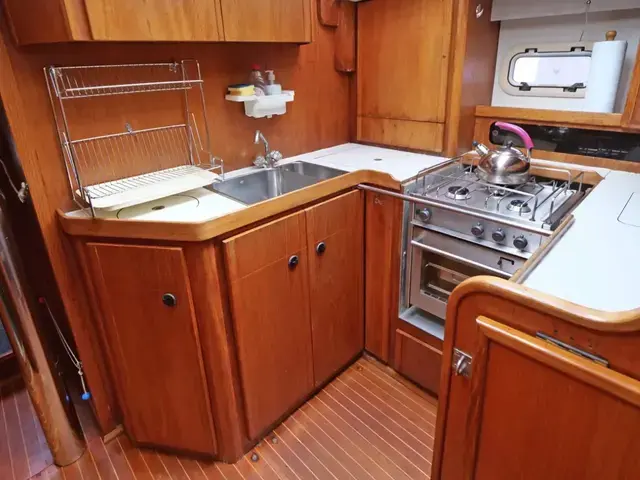 Moody 43 Eclipse Deck Saloon