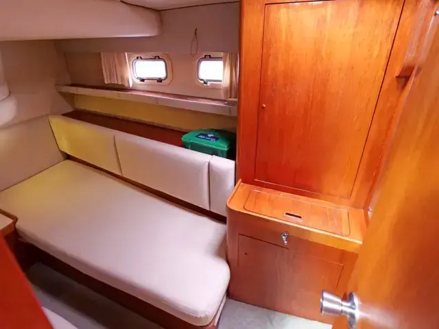 Moody 43 Eclipse Deck Saloon