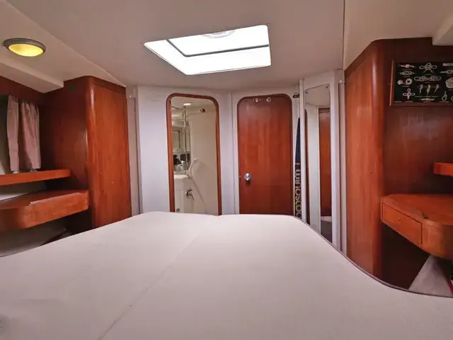 Moody 43 Eclipse Deck Saloon