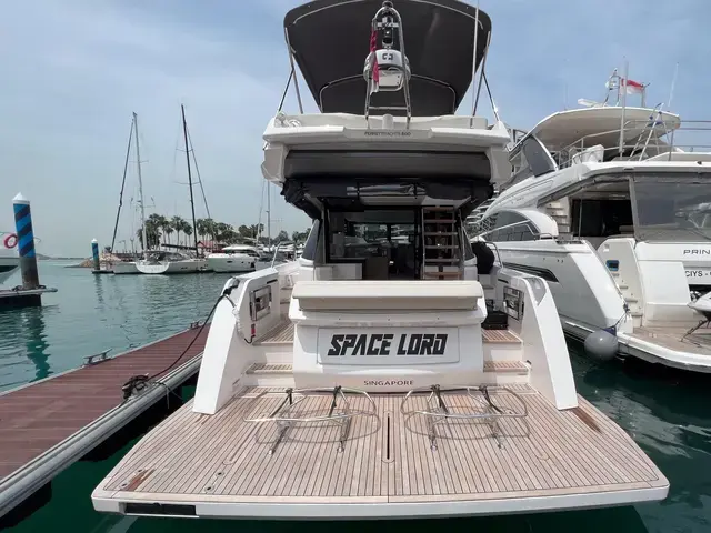 Ferretti Yachts 500