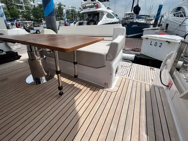 Ferretti Yachts 500