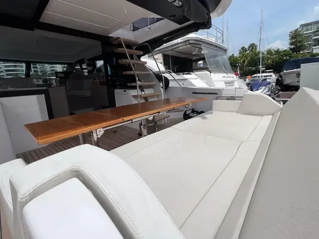 Ferretti Yachts 500