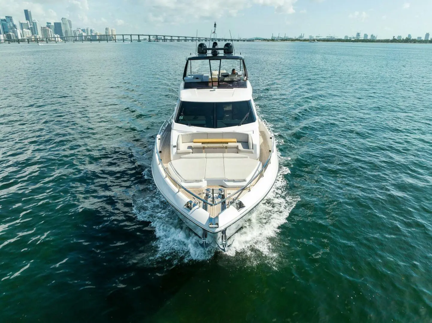 2023 Ferretti 780