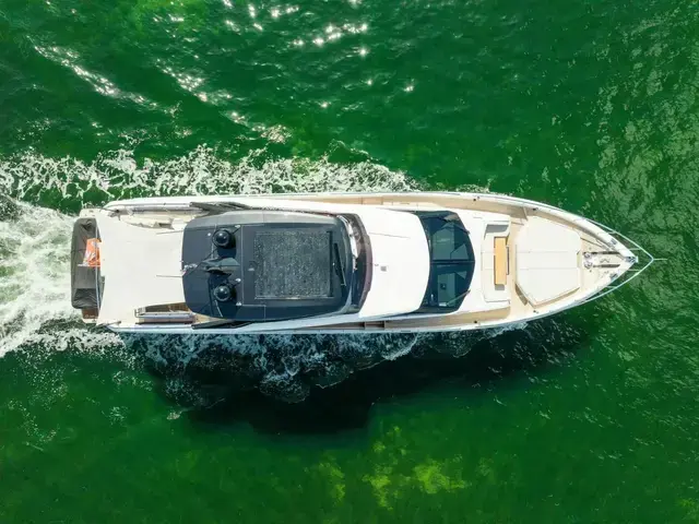 Ferretti Yachts 780