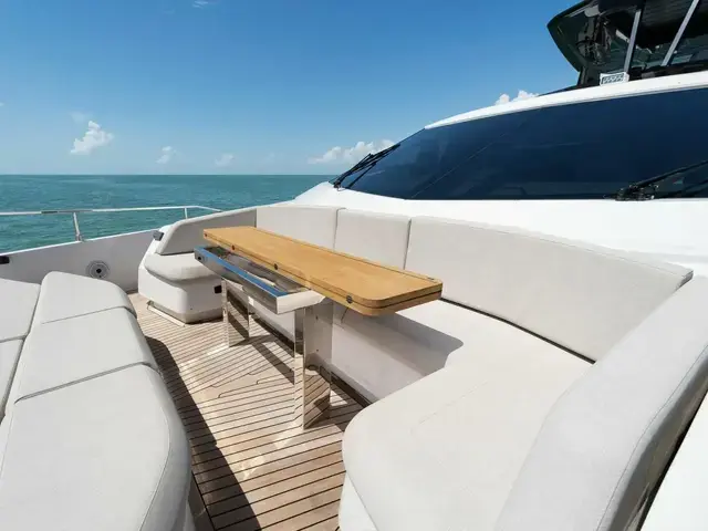 Ferretti Yachts 780