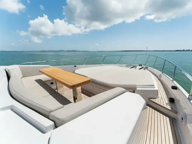 Ferretti Yachts 780