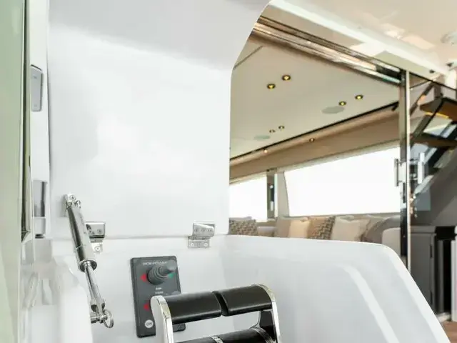 Ferretti Yachts 780