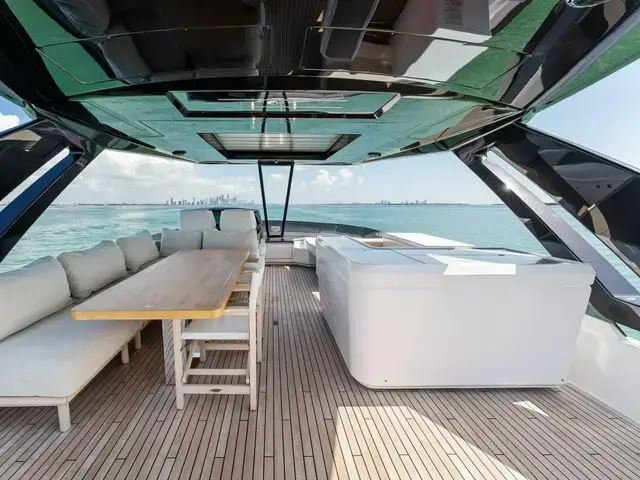 Ferretti Yachts 780