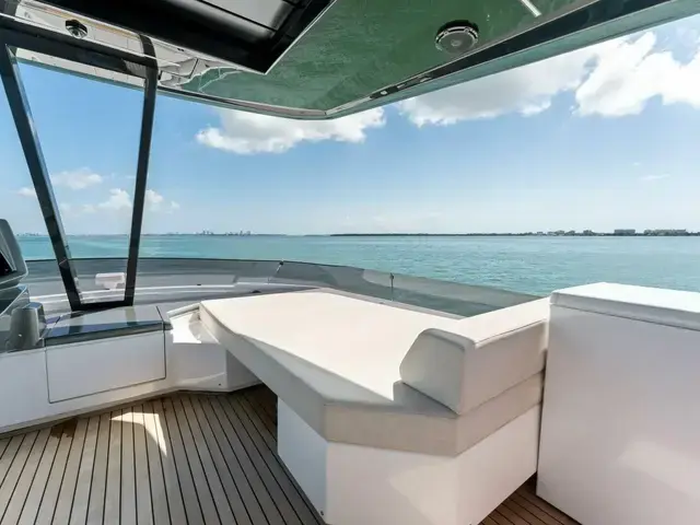 Ferretti Yachts 780