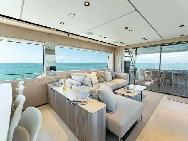 Ferretti Yachts 780