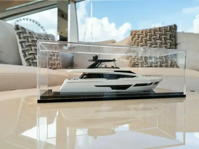 Ferretti Yachts 780