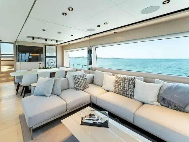 Ferretti Yachts 780