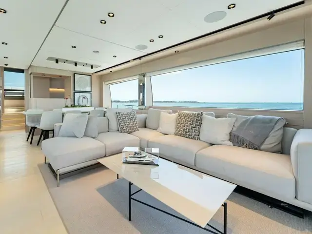 Ferretti Yachts 780