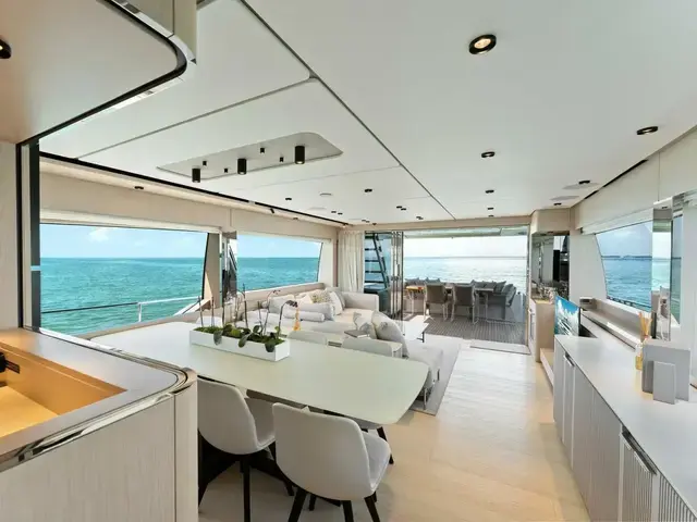 Ferretti Yachts 780