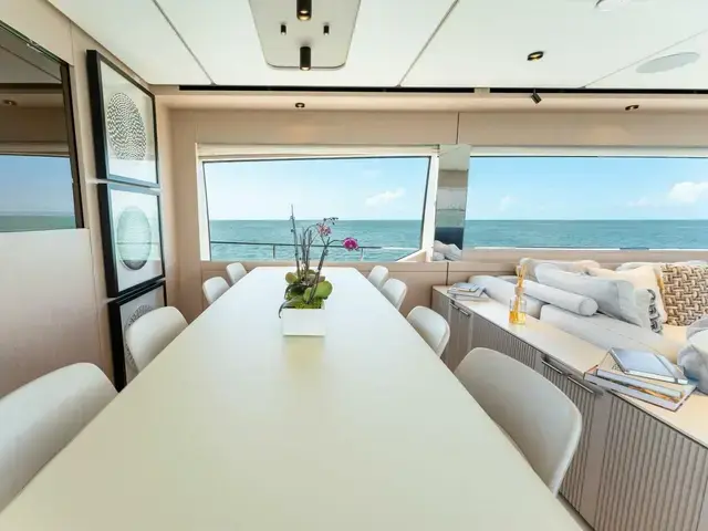 Ferretti Yachts 780