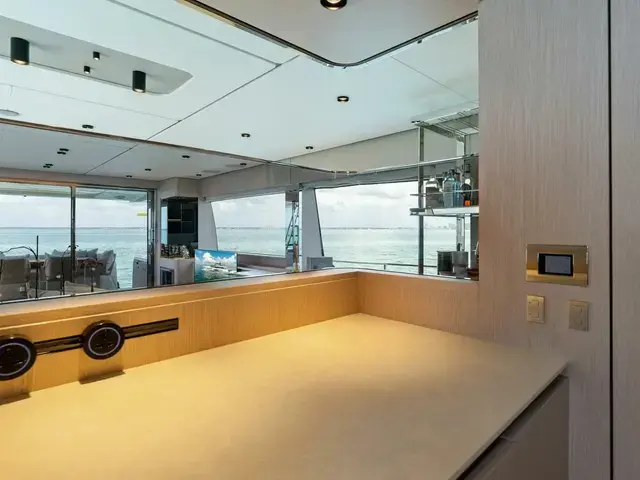 Ferretti Yachts 780