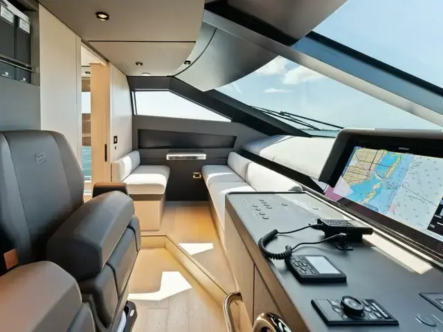 Ferretti Yachts 780