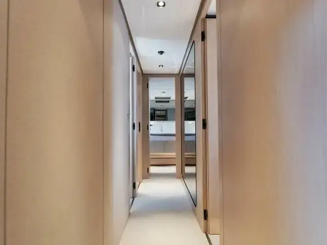 Ferretti Yachts 780