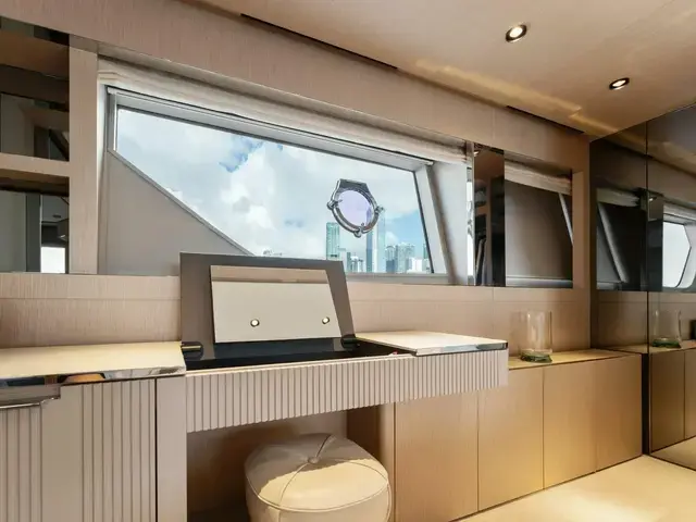 Ferretti Yachts 780