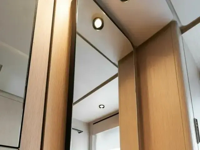 Ferretti Yachts 780