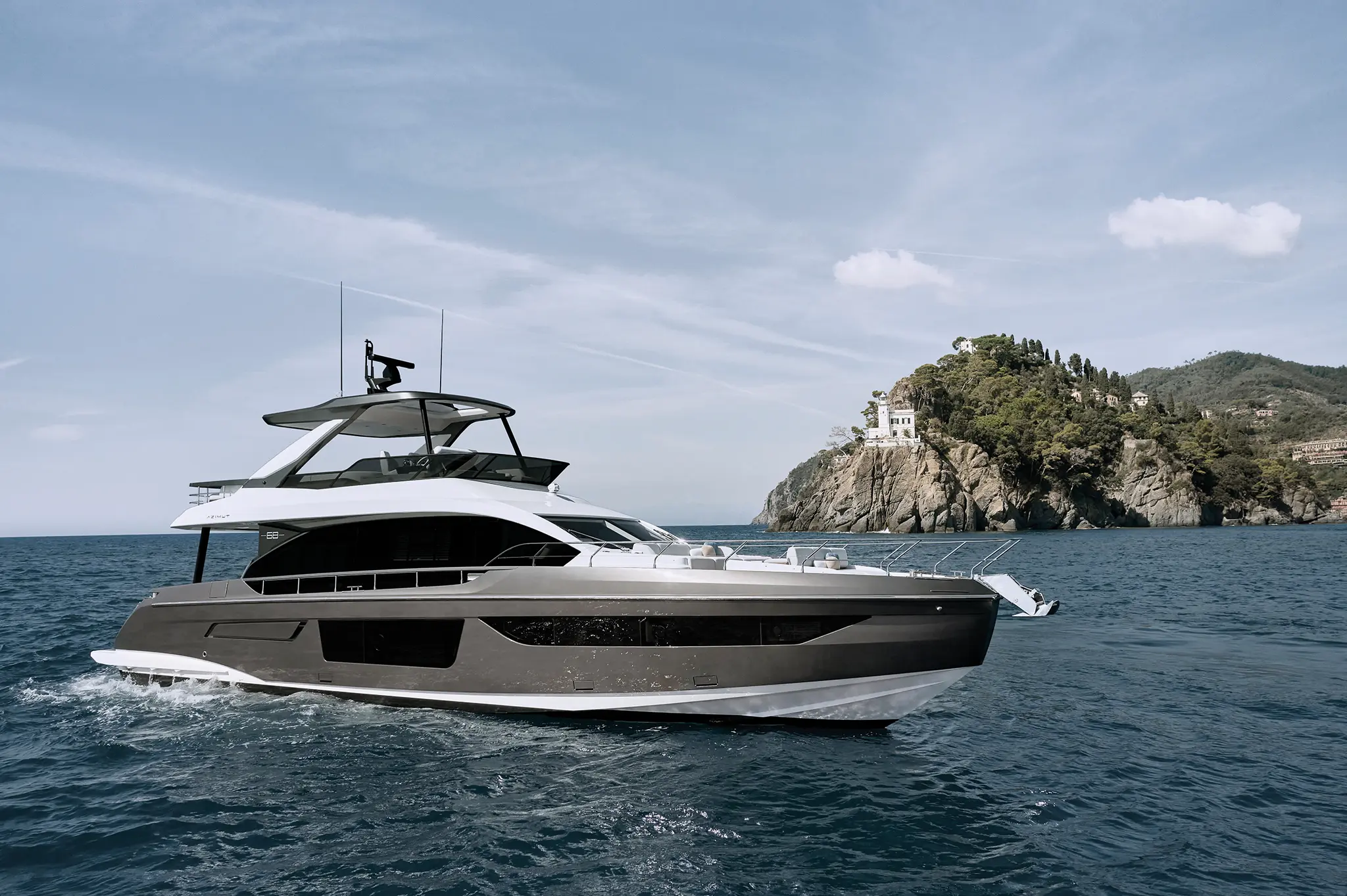 2024 Azimut 68 flybridge