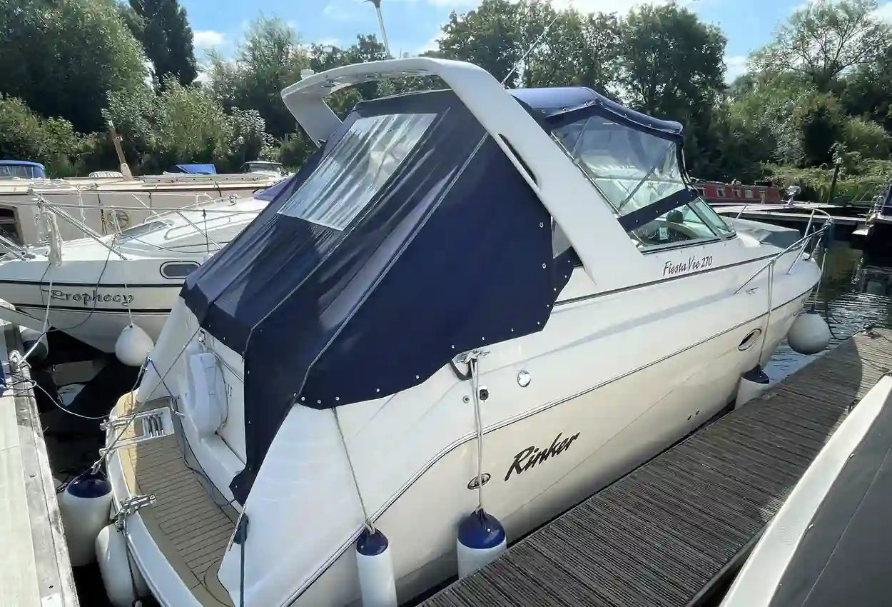 RINKER 270 FIESTA VEE 2000