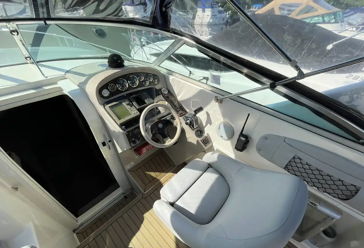 RINKER 270 FIESTA VEE 2000