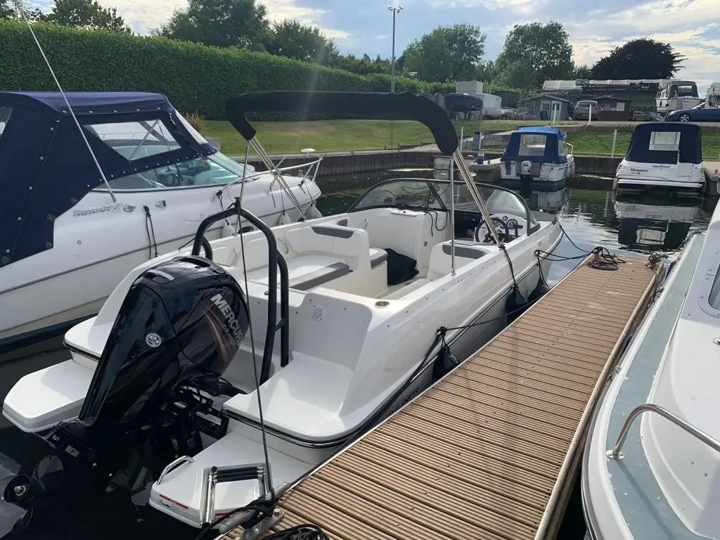 2019 Bayliner element e21