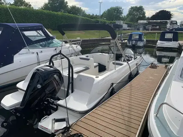 Bayliner ELEMENT E21