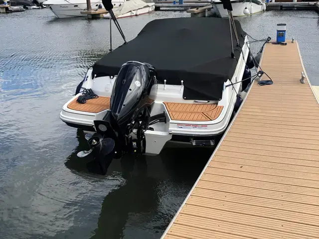 Bayliner Vr5