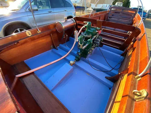 Custom Boats Classic Mahogany Punt