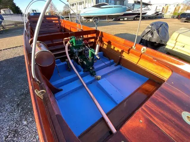 Custom Boats Classic Mahogany Punt