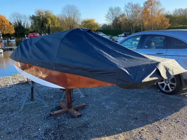 Custom Boats Classic Mahogany Punt